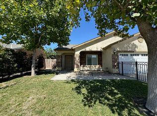 1063 Navel Ave, Madera, CA 93637