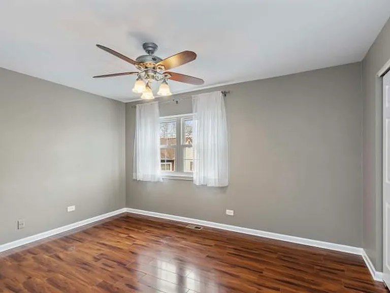 503 Ascot Ln — Photo 8