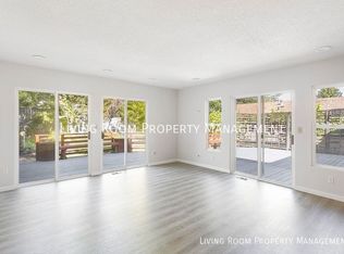 9263 SW Brier Pl, Portland, OR 97219