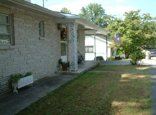 104 E Magnolia Ln, Oak Ridge, TN 37830