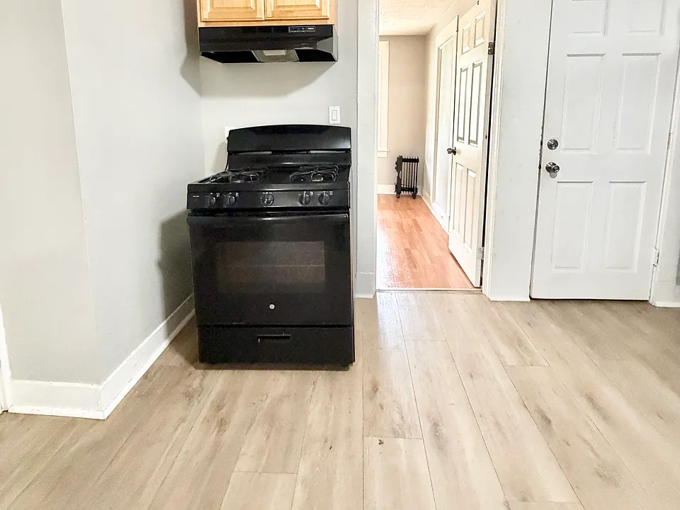 436 Front St #1B