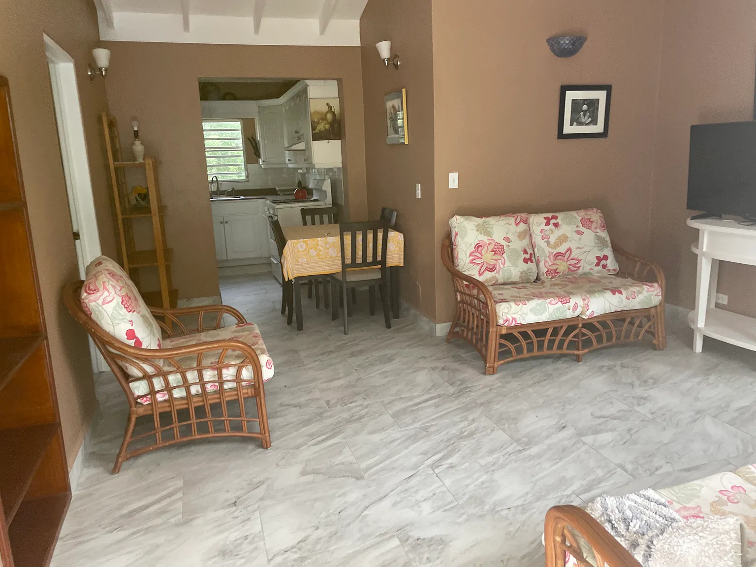 2 bed, 900 sqft, $2,300 — Photo 4