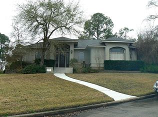 226 Edgewood Dr, Montgomery, TX 77356