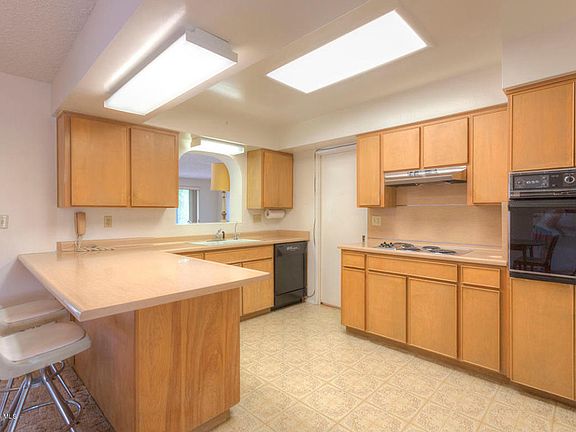 4th image of 339 E Mariposa