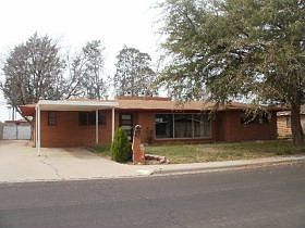 1st image of 915 N Pecan Dr