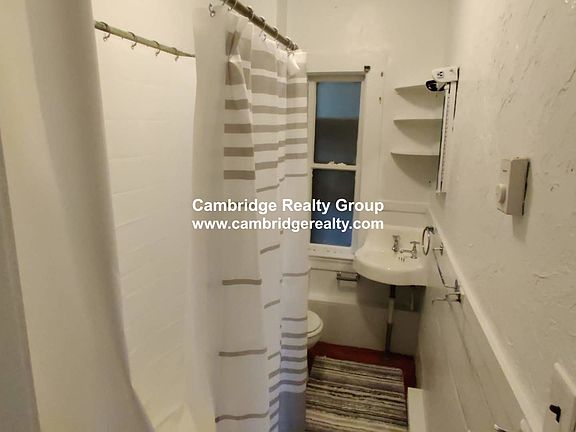4th image of 193-195 Mount Auburn St #2