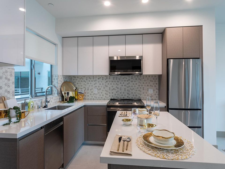 One Bedroom kitchen