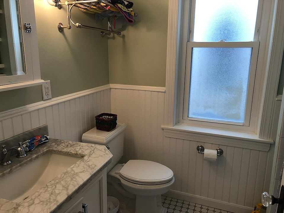 2nd image of 826 N 27th St