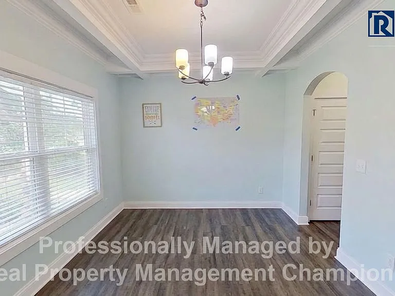 241 E Ivybridge Dr — Photo 8