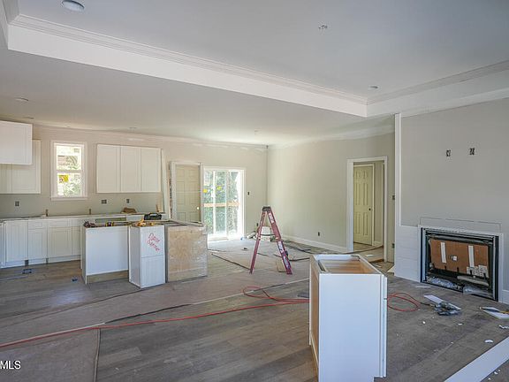 4th image of 6246 Royal River Dr