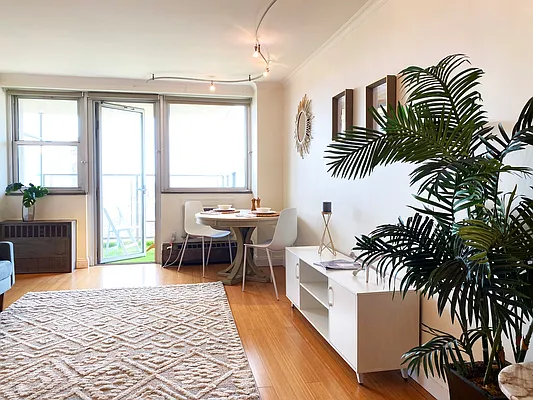 Sold by Hauseit LLC | media 6