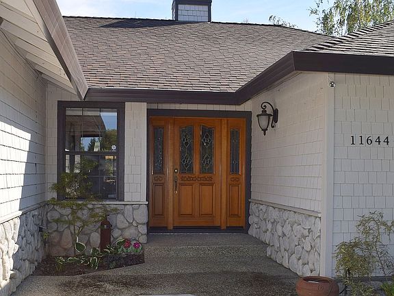 2nd image of 11644 Sherwood Way