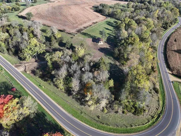 28692 County Rd W, Hazel Green, WI 53811