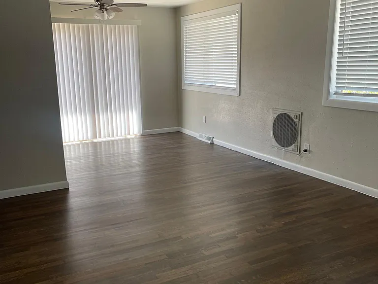 634 W Crestline Ave — Photo 4