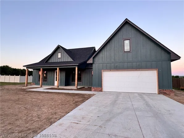 2008 Prairie Fire Dr, Sallisaw, OK 74955