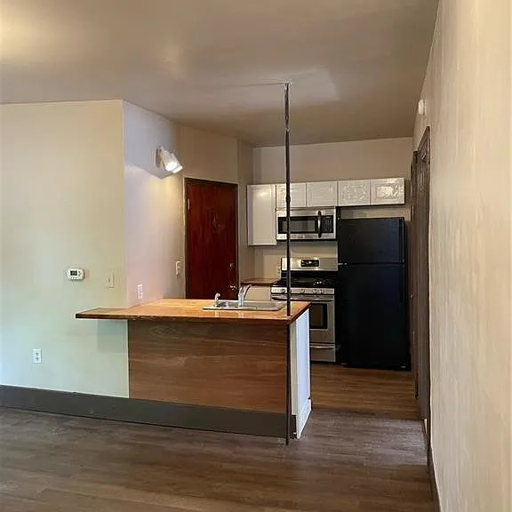 168 Gibbs St #4 — Photo 4
