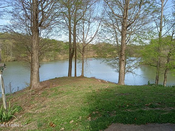 5th image of 460 Blue Lake Dr