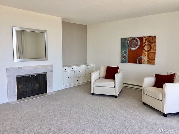4th image of 4540 8th Ave NE APT 1902