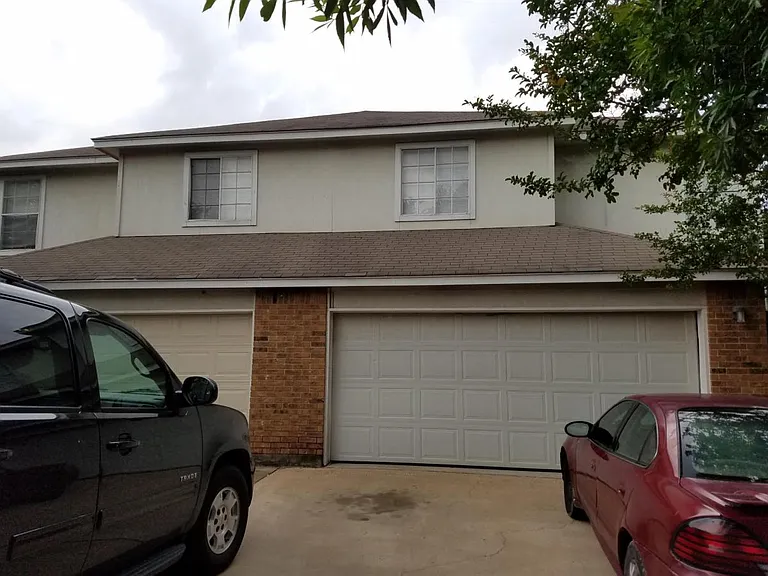 127 Cedargrove St — Photo 1