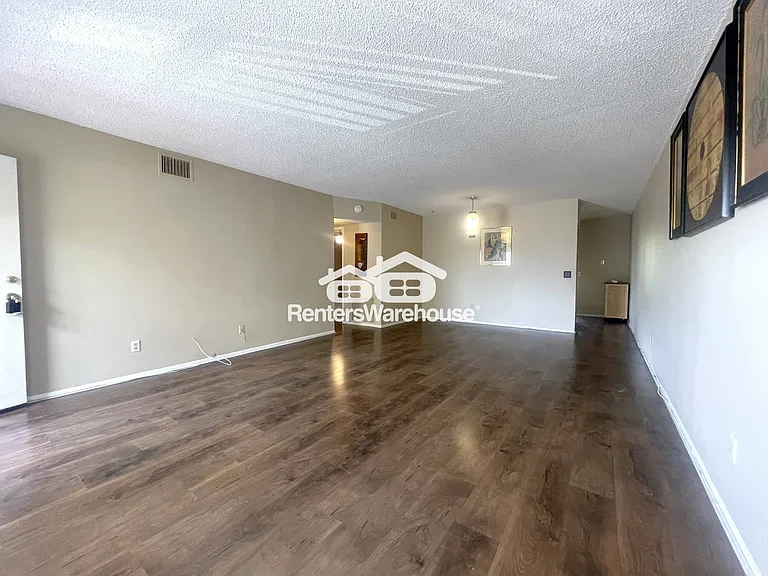 2402 Ecuadorian Way #28 — Photo 2