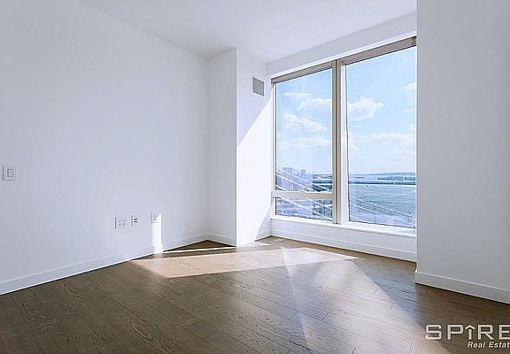 5th image of 252 South St #22N