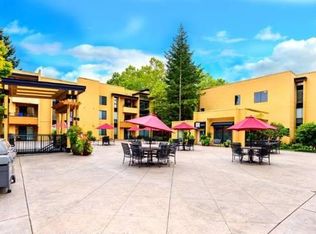 10392 NE 12th St, Bellevue, WA 98004