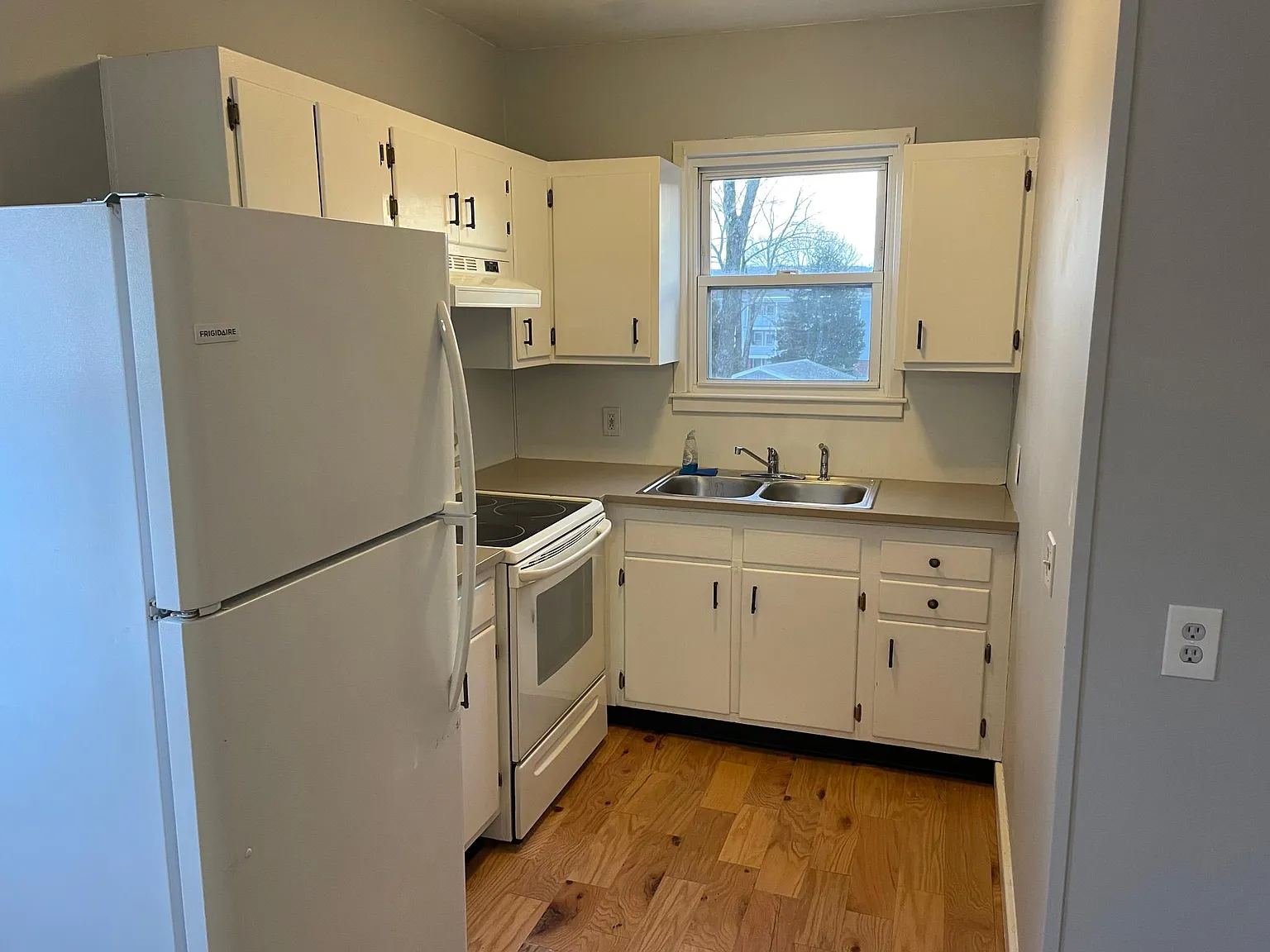 3 bed, 1350 sqft, $1,800 — Photo 4