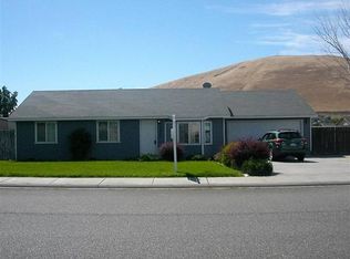 5607 Desert Dove Dr, West Richland, WA 99353