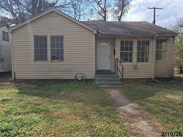 102 Colonial Dr, Alexandria, LA 71301