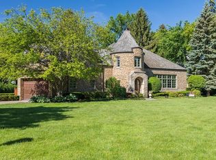 2609 Iroquois Rd, Wilmette, IL 60091