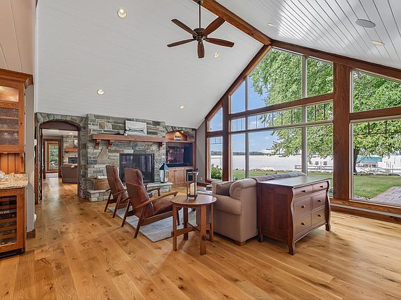 5th image of 47096 Maple Leaf Ln