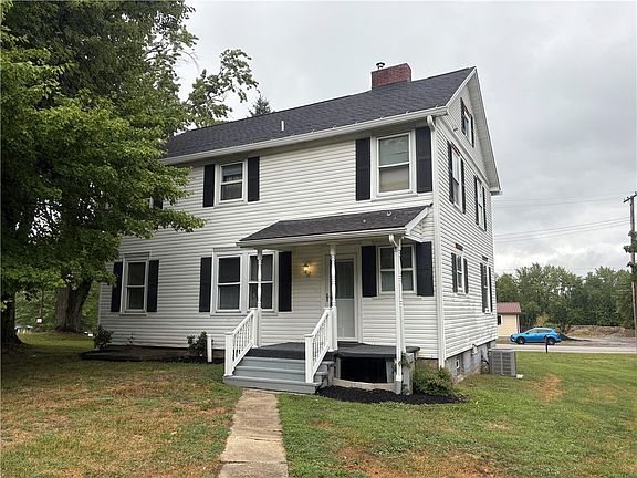 3rd image of 3821-3841 Evergreen Rd