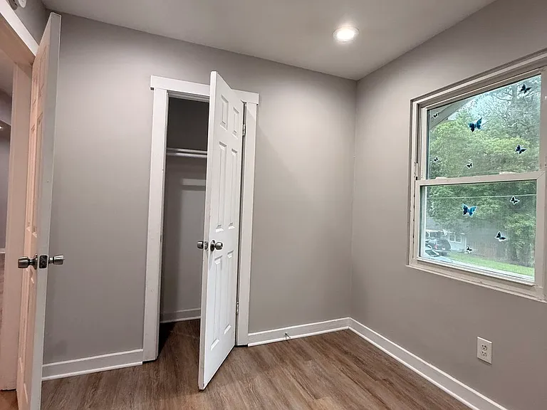 657 Robert E Lee Pkwy — Photo 12
