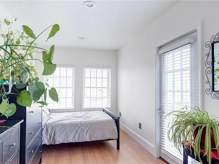 4 Weeden St #1 — Photo 10