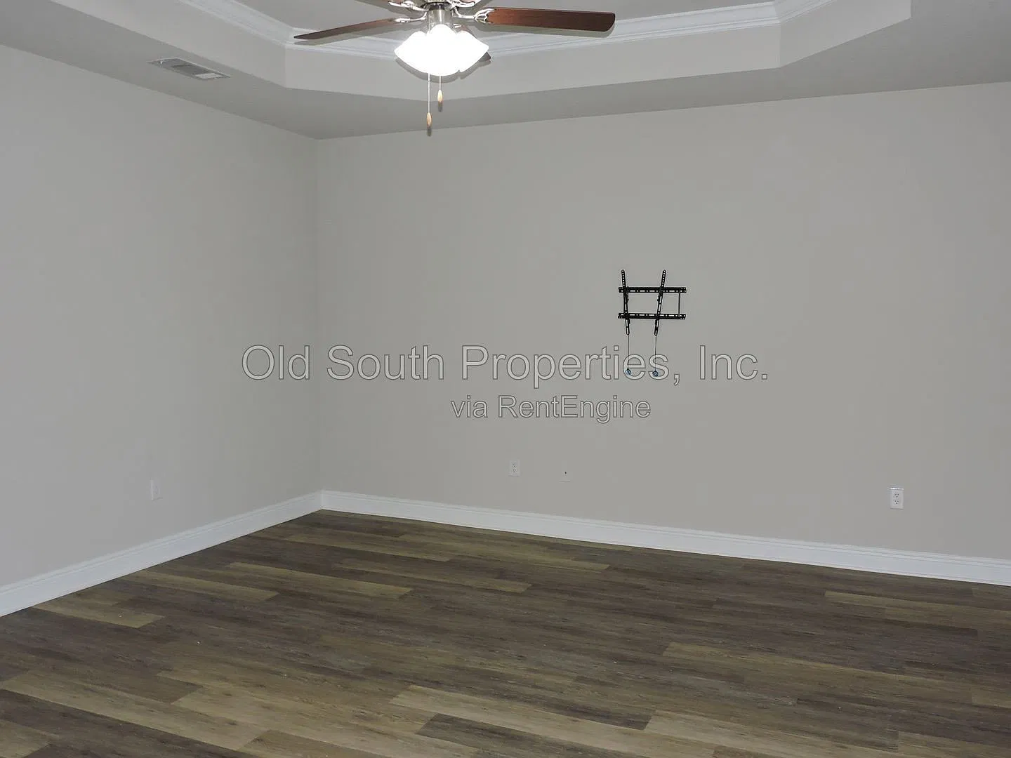 3 bed, 2.0 bath, 1807 sqft, $1,950 — Photo 4