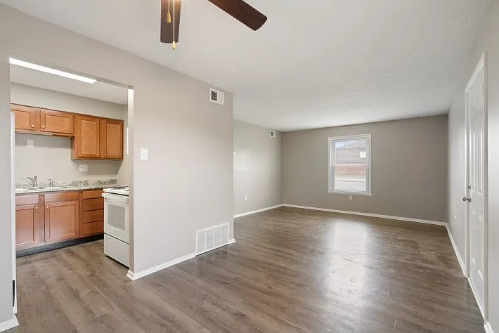 Flats at Greentree
