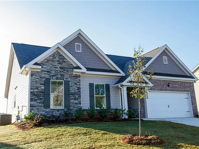 452 Hellen Valley Dr — Photo 2