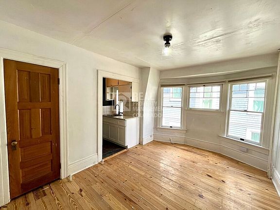 2nd image of 1324 N Nevada Ave APT 4