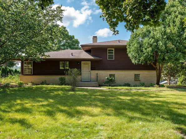 3833 Crosby St, Rockford, IL 61107