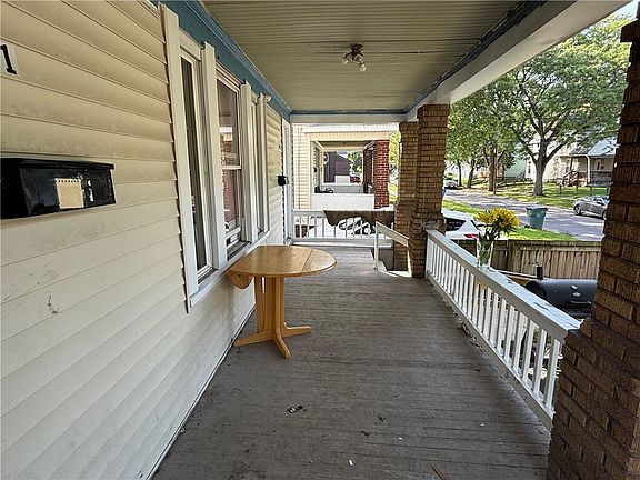 2nd image of 119-121 Avenue B