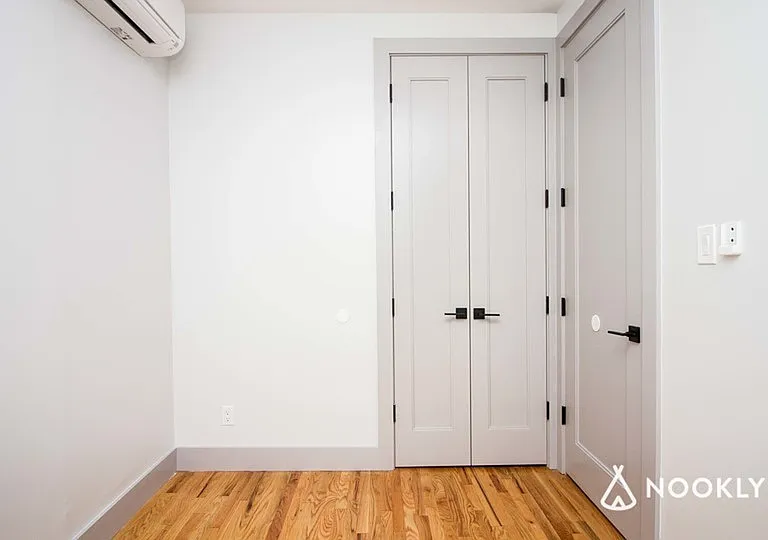 379 S 5th St #1L — Photo 6