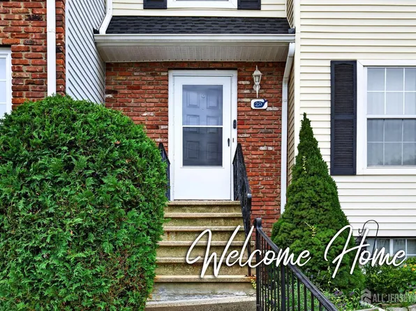 20 Karwatt Ct, Sayreville, NJ 08872
