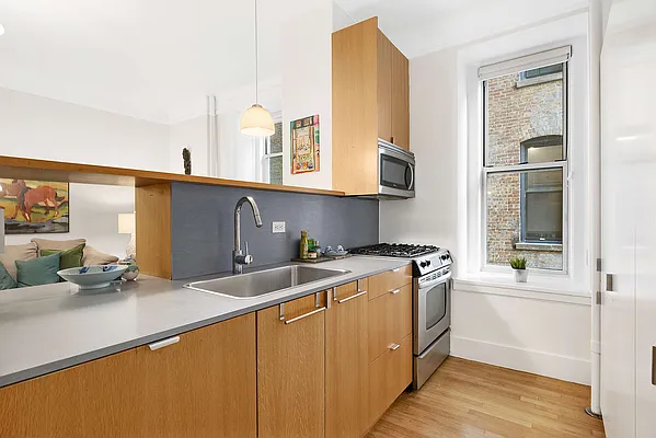 Sold by Compass | media 21