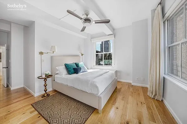 Sold by Sotheby's International Realty | media 11