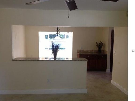 5th image of 2110 W Henry Ave