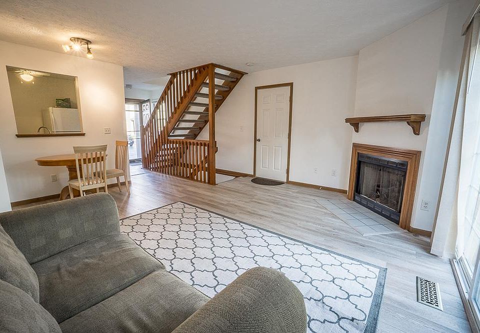1st image of 1679 Blackhorse Ln