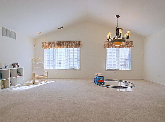 3rd image of 7430 Lincoln Ave #C