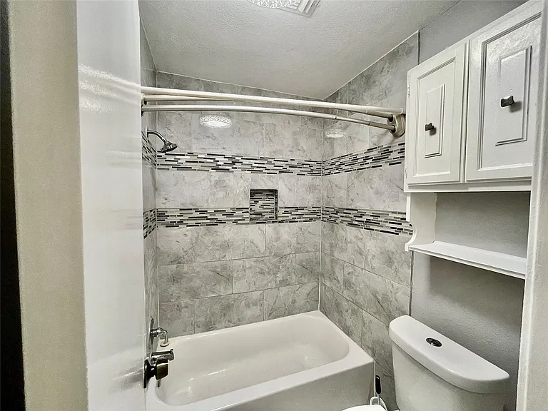 2019 Place Rebecca Ln #G4 — Photo 15