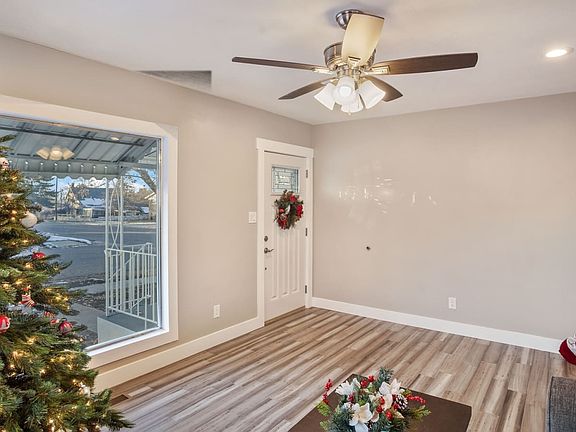 4th image of 498 Parkway Ave