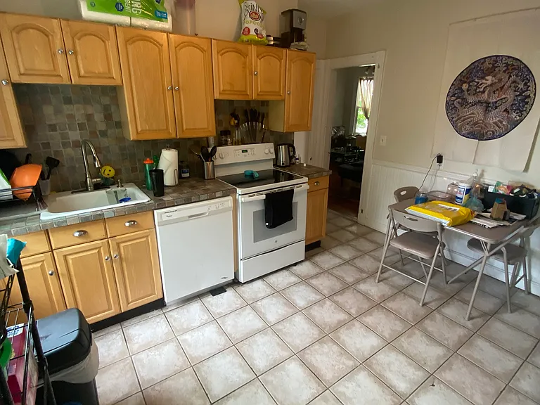 15 Rowell St #3 — Photo 1